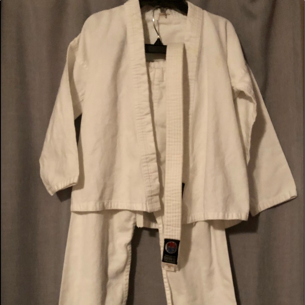 Karate Uniform Unisex Size 00 Ages 4-6